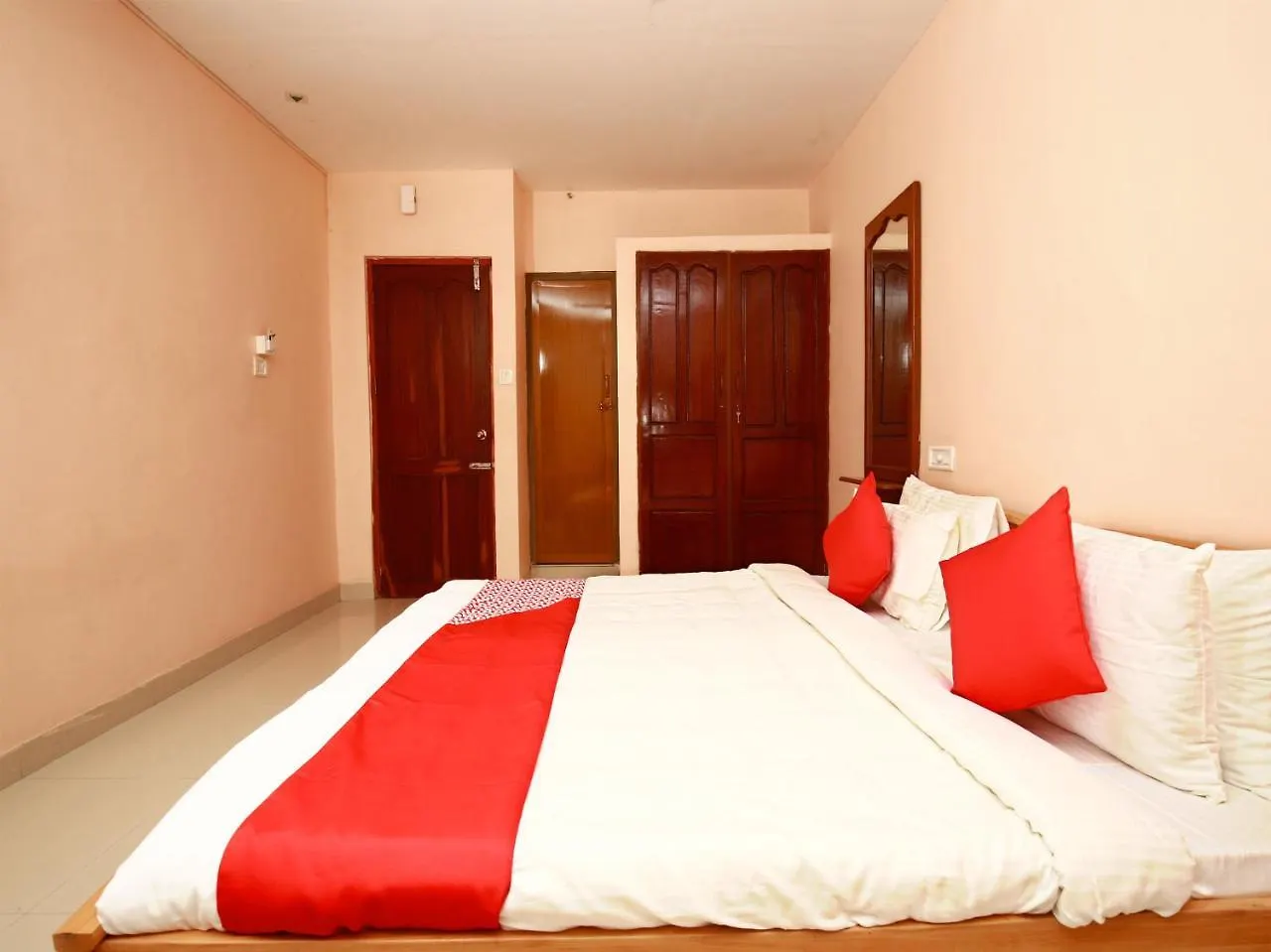 ***  Oyo 10259 Hotel Safa Inn Thiruvananthapuram Índia